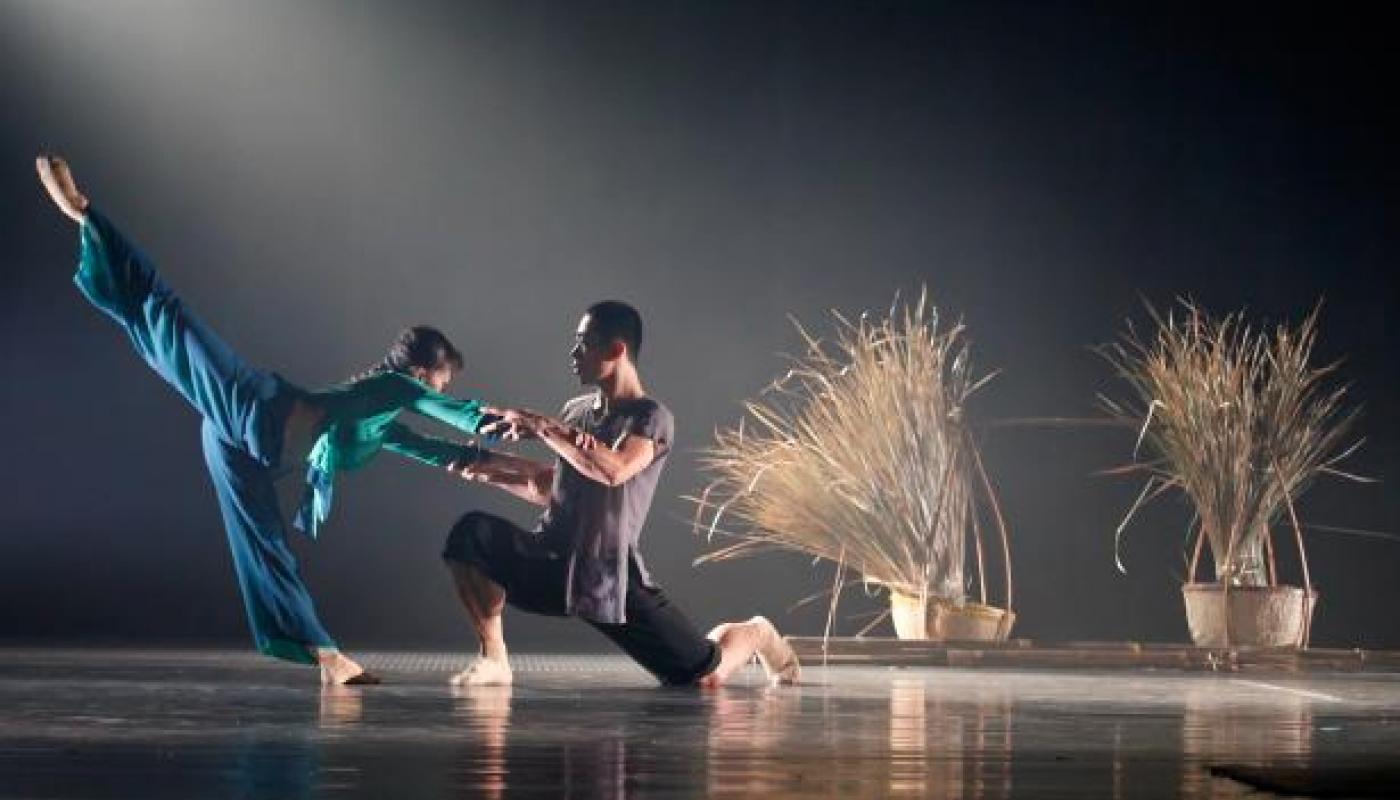 Performing The Mist. Photo: Duc Den Thui